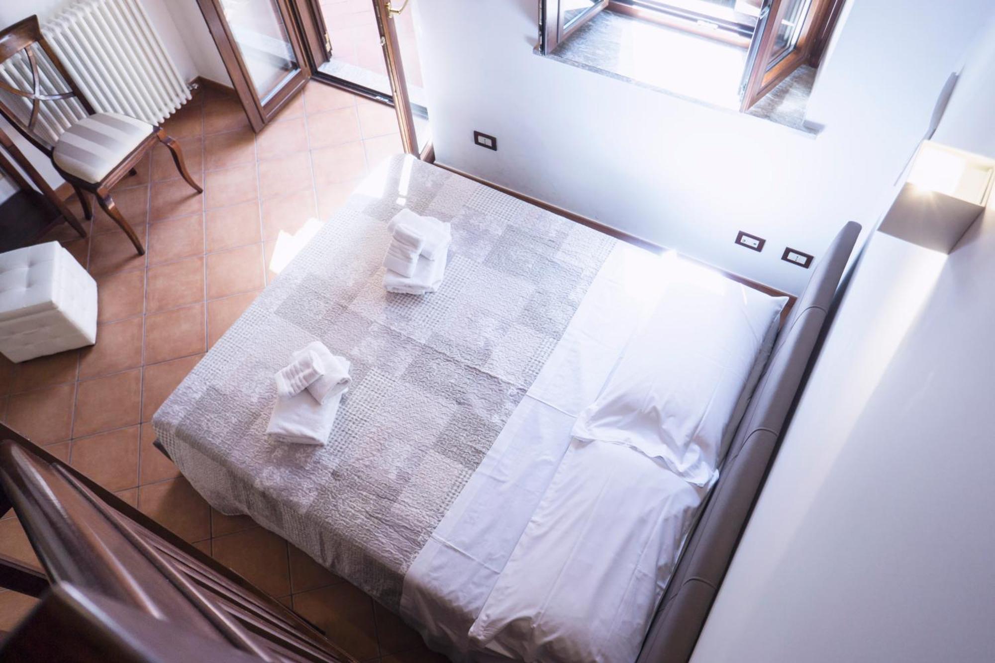 Apartament Tina House - Il Cortile Nel Centro Storico Di Taormina Zewnętrze zdjęcie